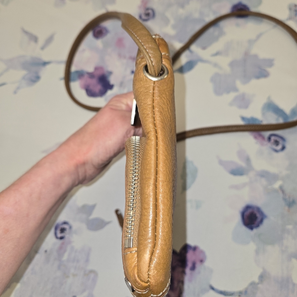 Tignanello leather crossbody purse - Picture 12 of 15